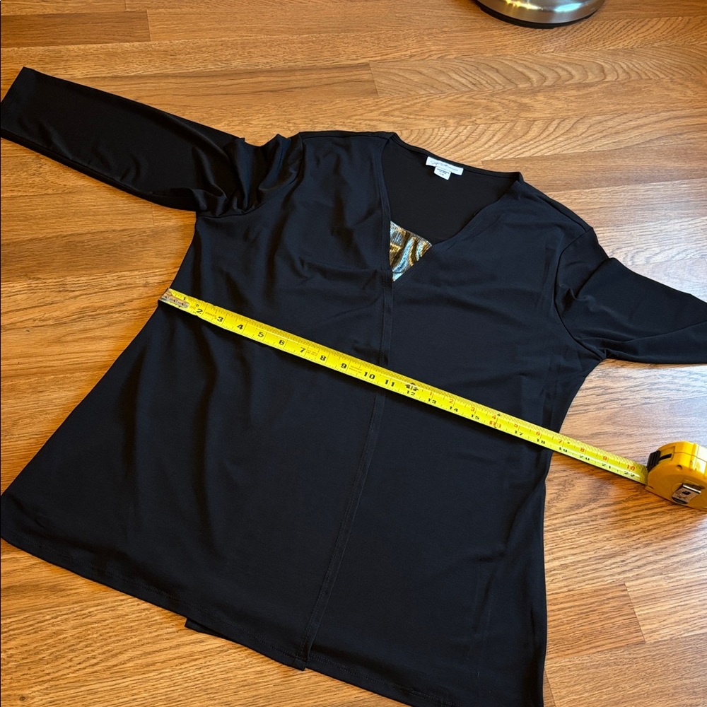 Jaclyn Smith Collection long sleeve black and gold metallic draped blouse Size L - Picture 12 of 17